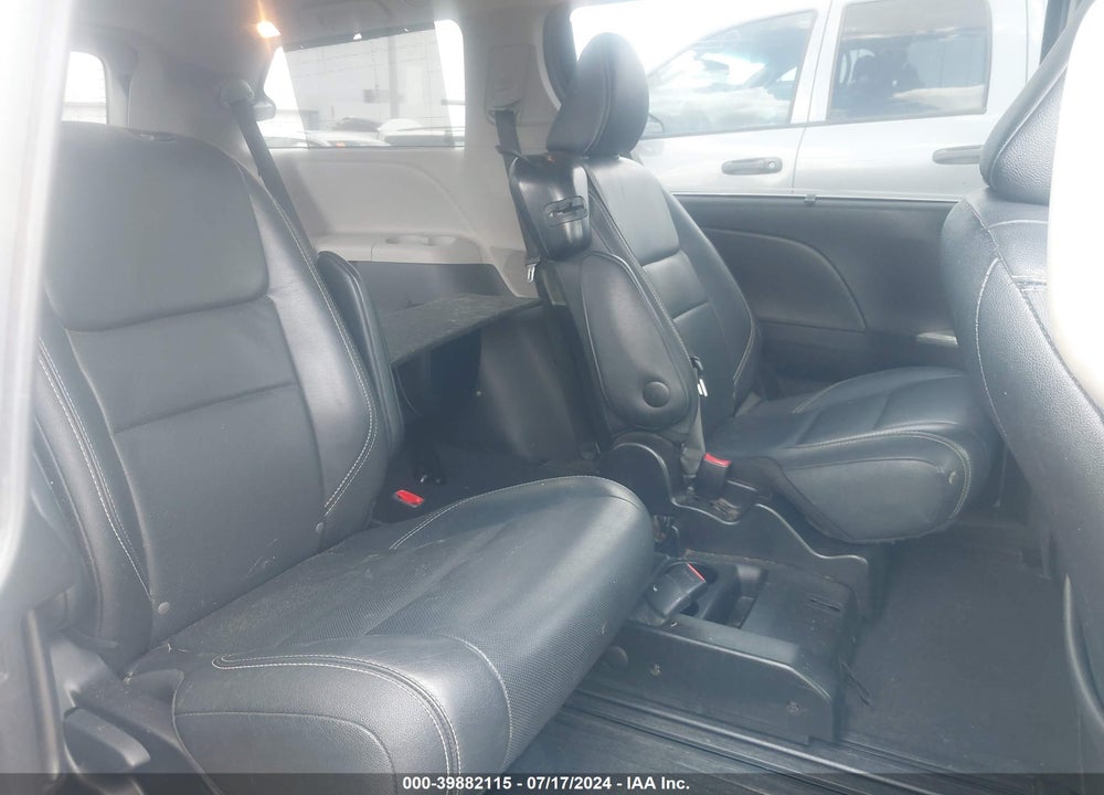 2015 TOYOTA SIENNA SE 8 PASSENGER VIN: 5TDXK3DC9FS580840