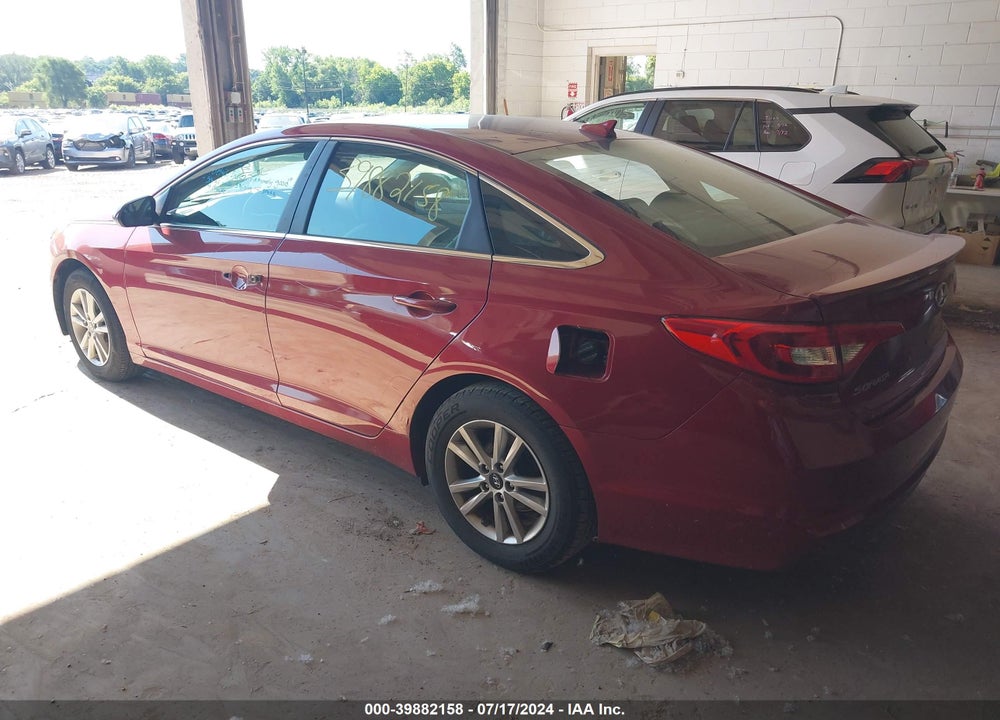 2015 HYUNDAI SONATA SE VIN: 5NPE24AF2FH169121