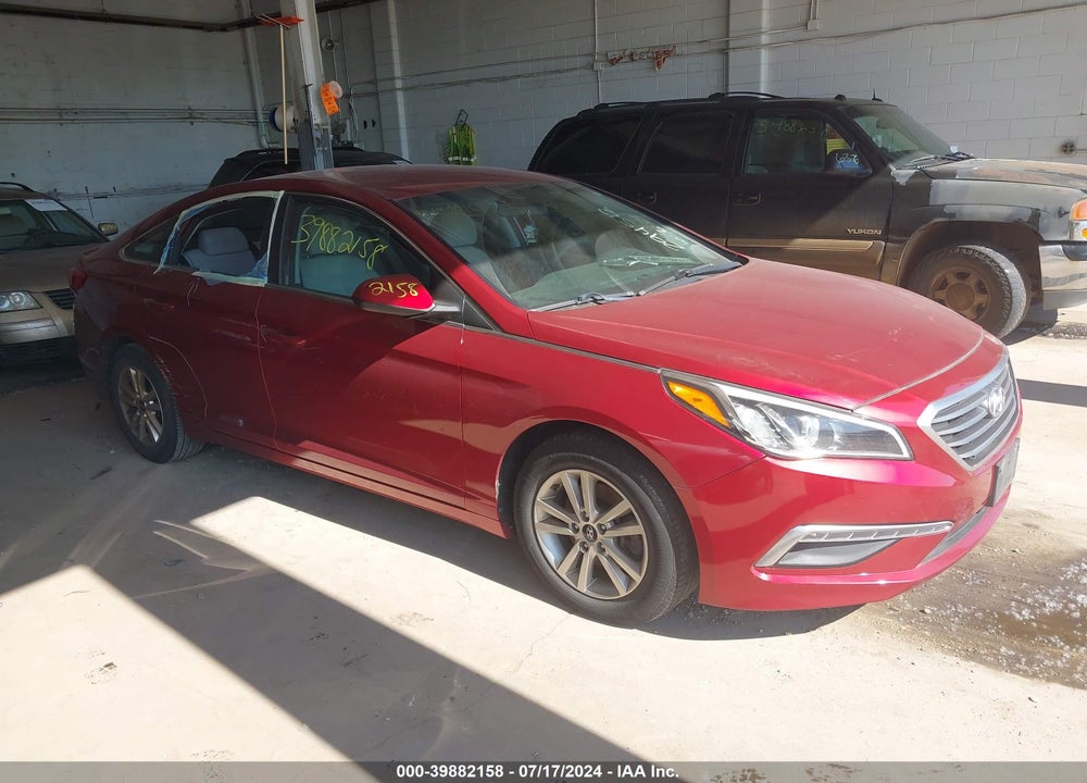 2015 HYUNDAI SONATA SE VIN: 5NPE24AF2FH169121