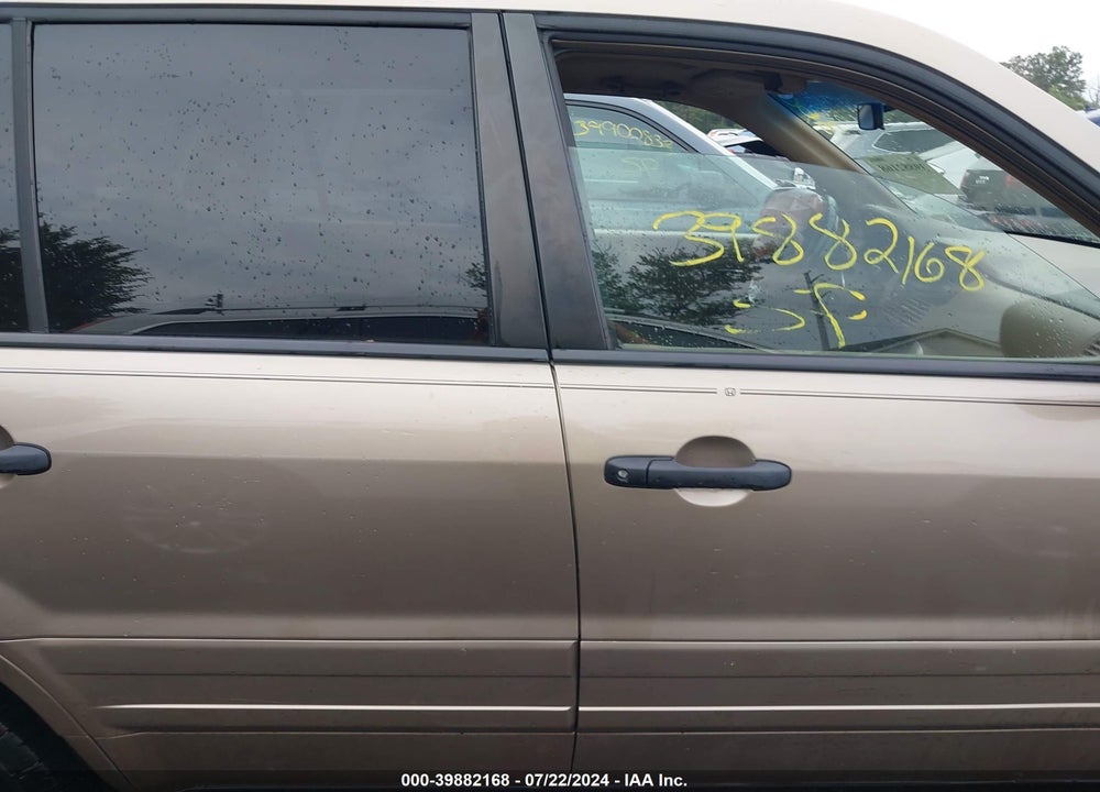 2005 HONDA PILOT EX-L VIN: 5FNYF18615B018998
