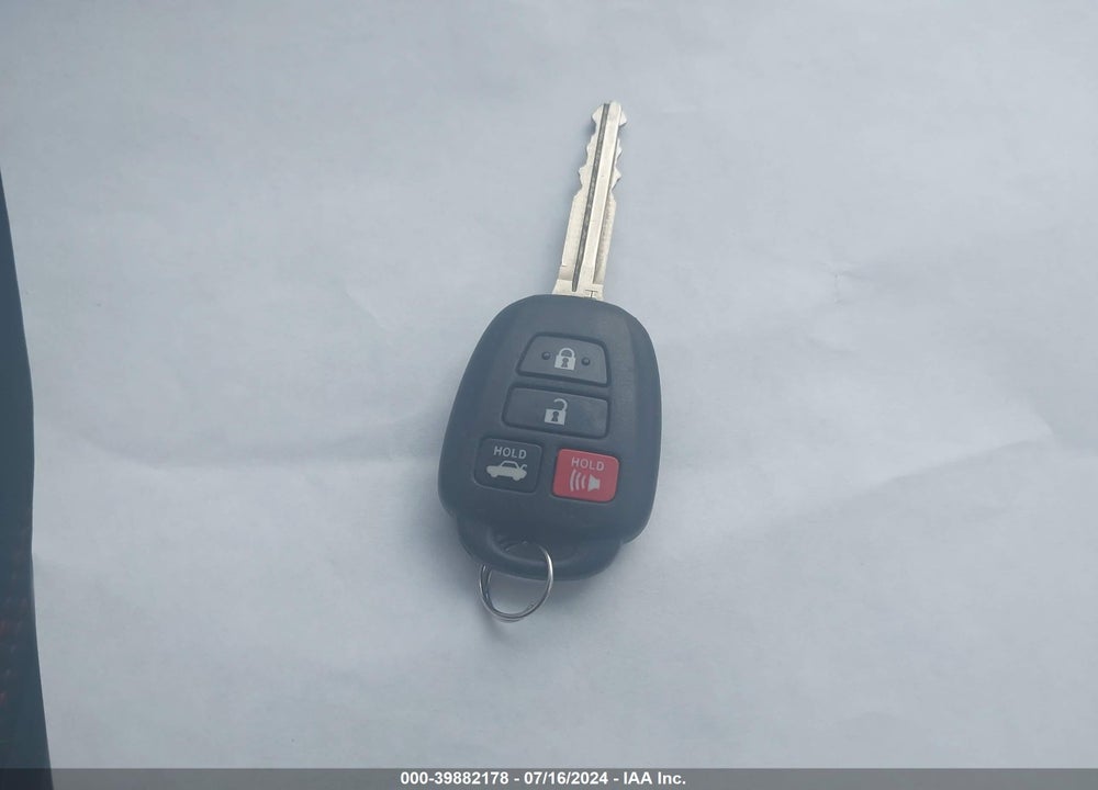 2017 TOYOTA CAMRY SE VIN: 4T1BF1FK6HU740920