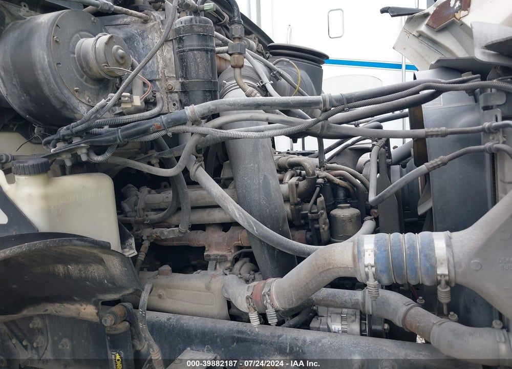 2007 STERLING TRUCK L 8500 VIN: 2FWBAWDJ27AY22910