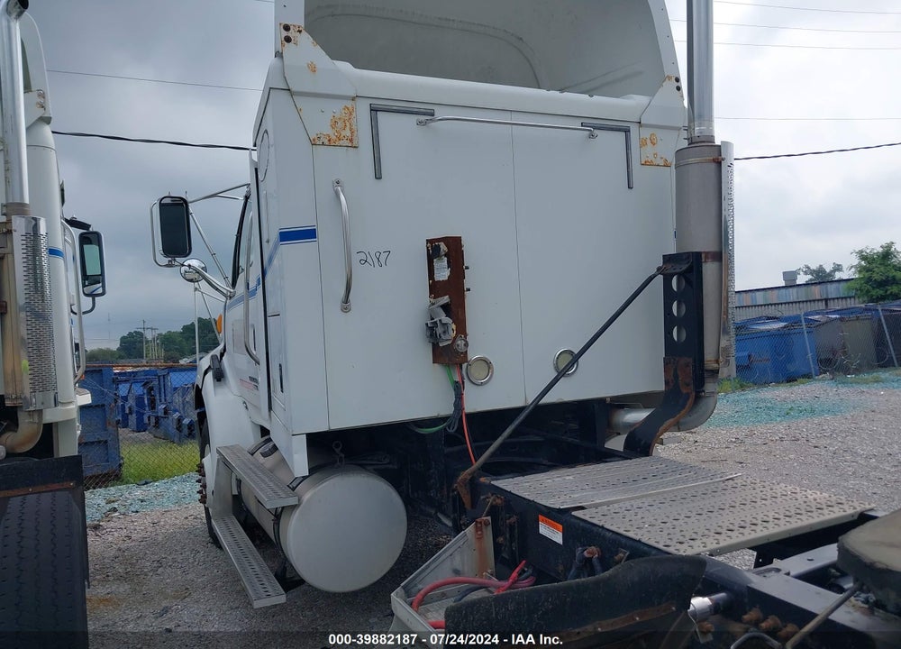 2007 STERLING TRUCK L 8500 VIN: 2FWBAWDJ27AY22910