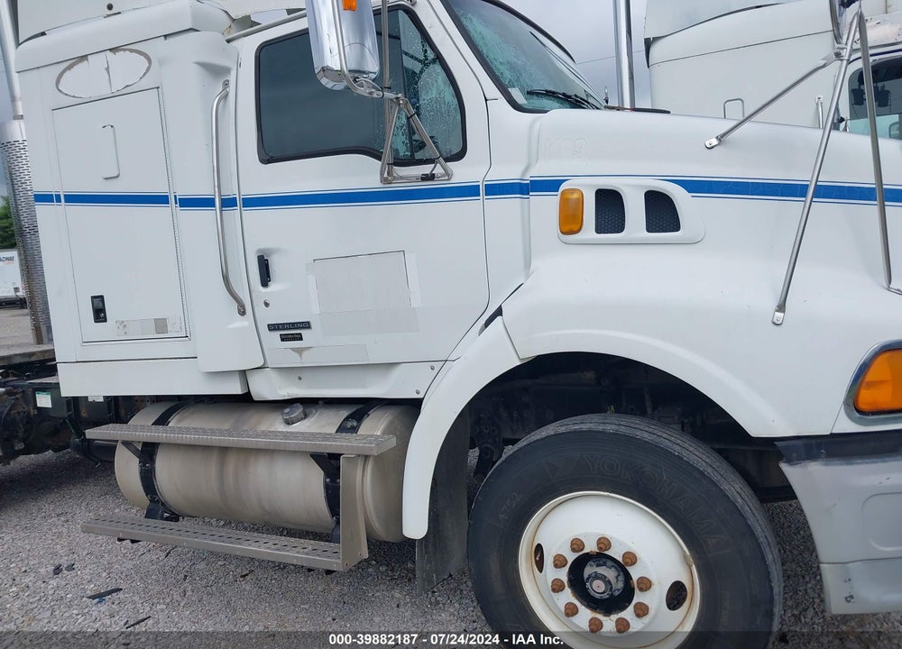 2007 STERLING TRUCK L 8500 VIN: 2FWBAWDJ27AY22910