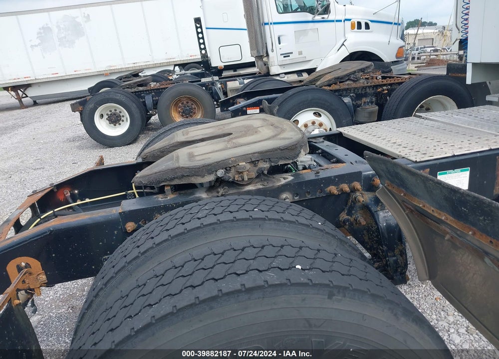 2007 STERLING TRUCK L 8500 VIN: 2FWBAWDJ27AY22910