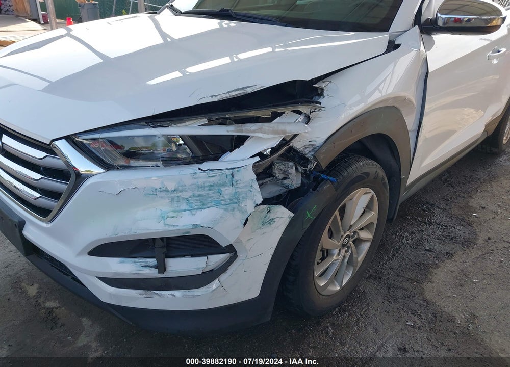 2017 HYUNDAI TUCSON SE VIN: KM8J23A46HU276894