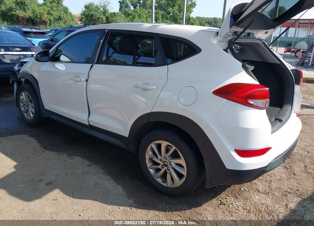 2017 HYUNDAI TUCSON SE VIN: KM8J23A46HU276894