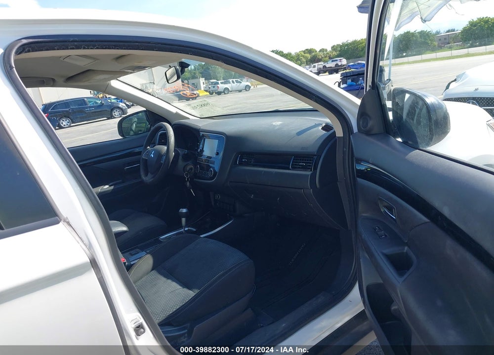 2019 MITSUBISHI OUTLANDER ES VIN: JA4AD2A3XKZ047915