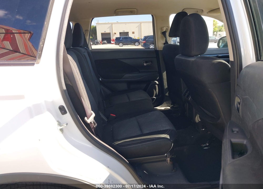 2019 MITSUBISHI OUTLANDER ES VIN: JA4AD2A3XKZ047915