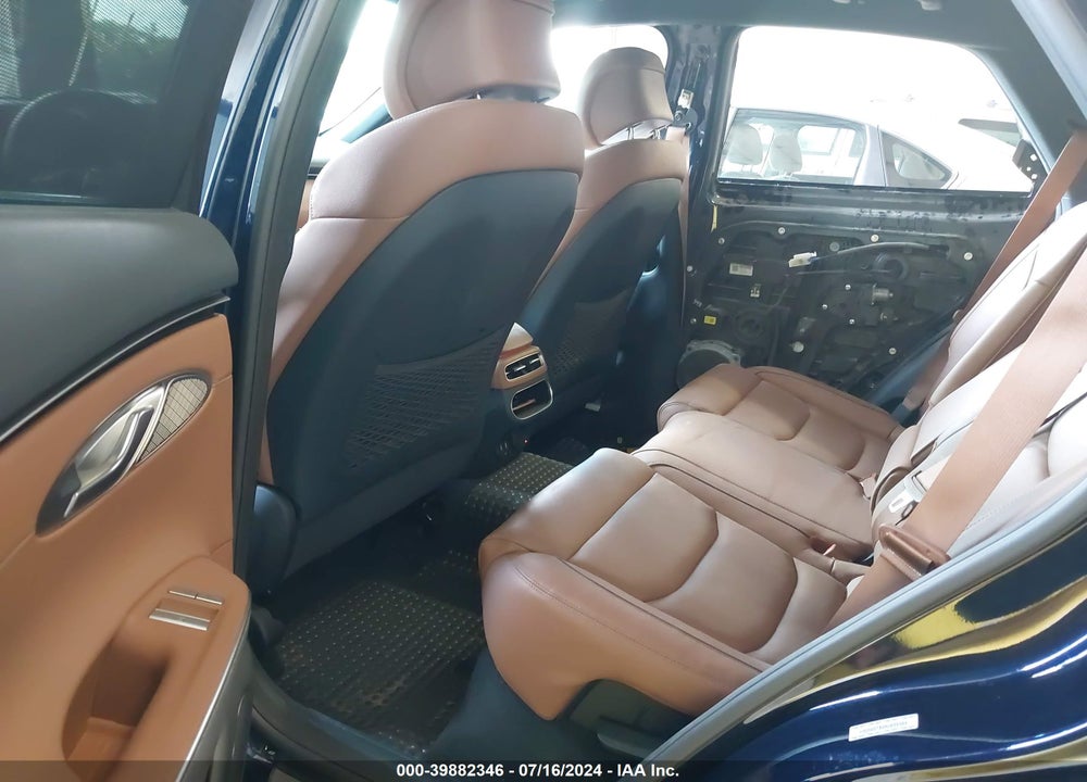 2022 GENESIS GV70 2.5T AWD VIN: KMUMADTB4NU039304