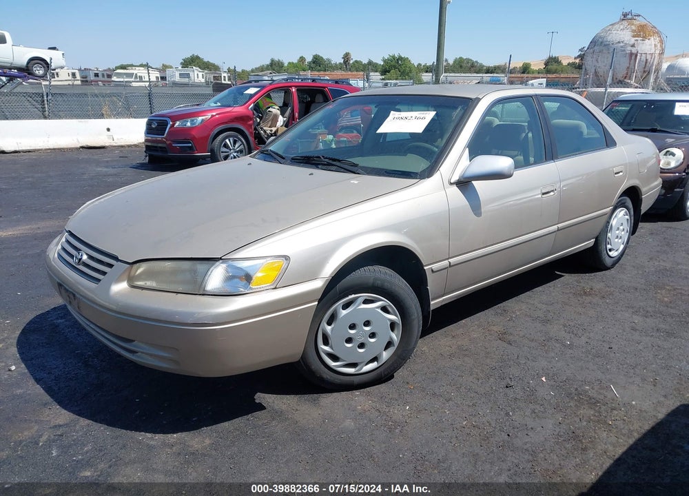1998 TOYOTA CAMRY LE VIN: JT2BG22KXW0212517