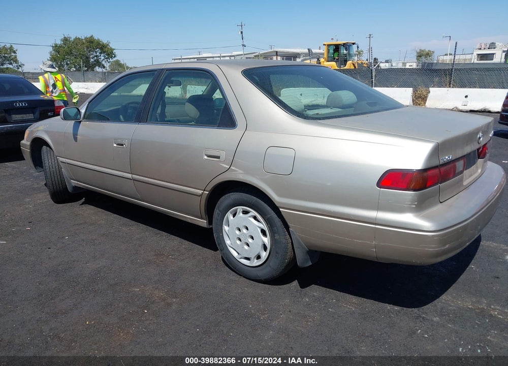 1998 TOYOTA CAMRY LE VIN: JT2BG22KXW0212517