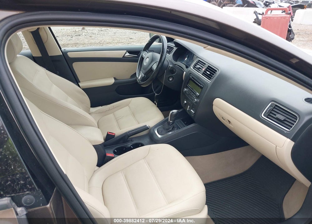 2011 VOLKSWAGEN JETTA 2.5L SE VIN: 3VWDX7AJ7BM325075