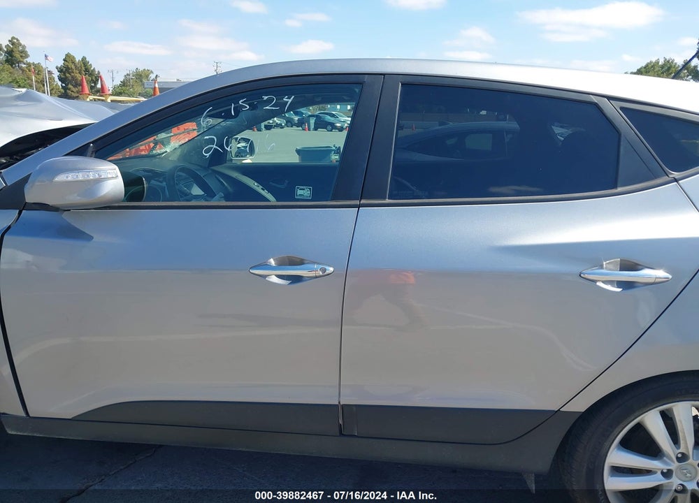 2012 HYUNDAI TUCSON LIMITED VIN: KM8JU3AC7CU468139