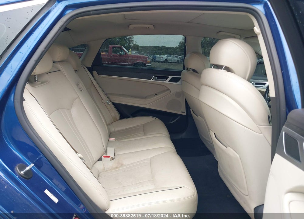 2016 HYUNDAI GENESIS 3.8 VIN: KMHGN4JE7GU110933