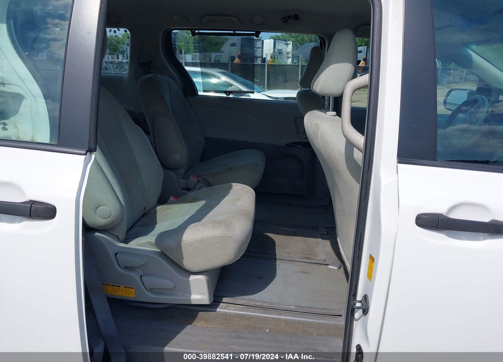 2014 TOYOTA SIENNA L V6 7 PASSENGER VIN: 5TDZK3DC8ES436011