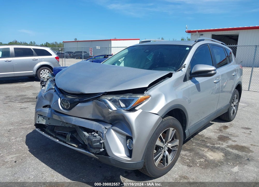2018 TOYOTA RAV4 XLE VIN: 2T3WFREV2JW481612