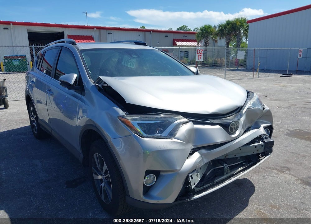 2018 TOYOTA RAV4 XLE VIN: 2T3WFREV2JW481612