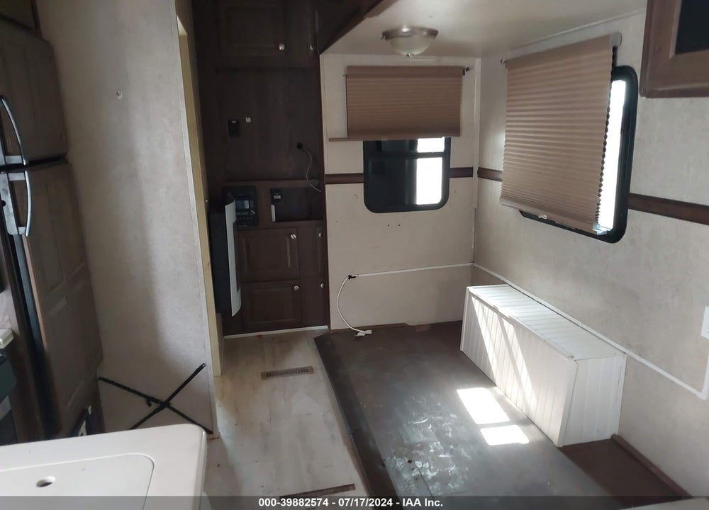 2017 FOREST RIVER --- VIN: 4X4FRLD22H1873696