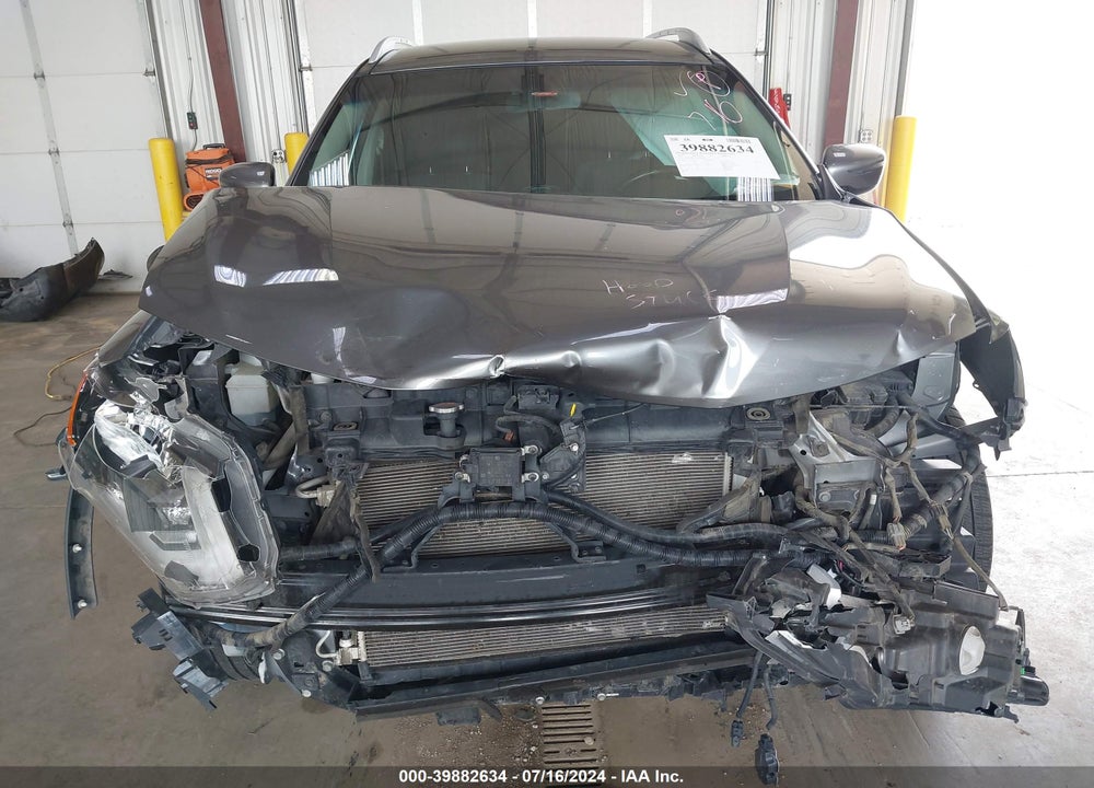 2018 NISSAN ROGUE SV VIN: JN8AT2MTXJW450768