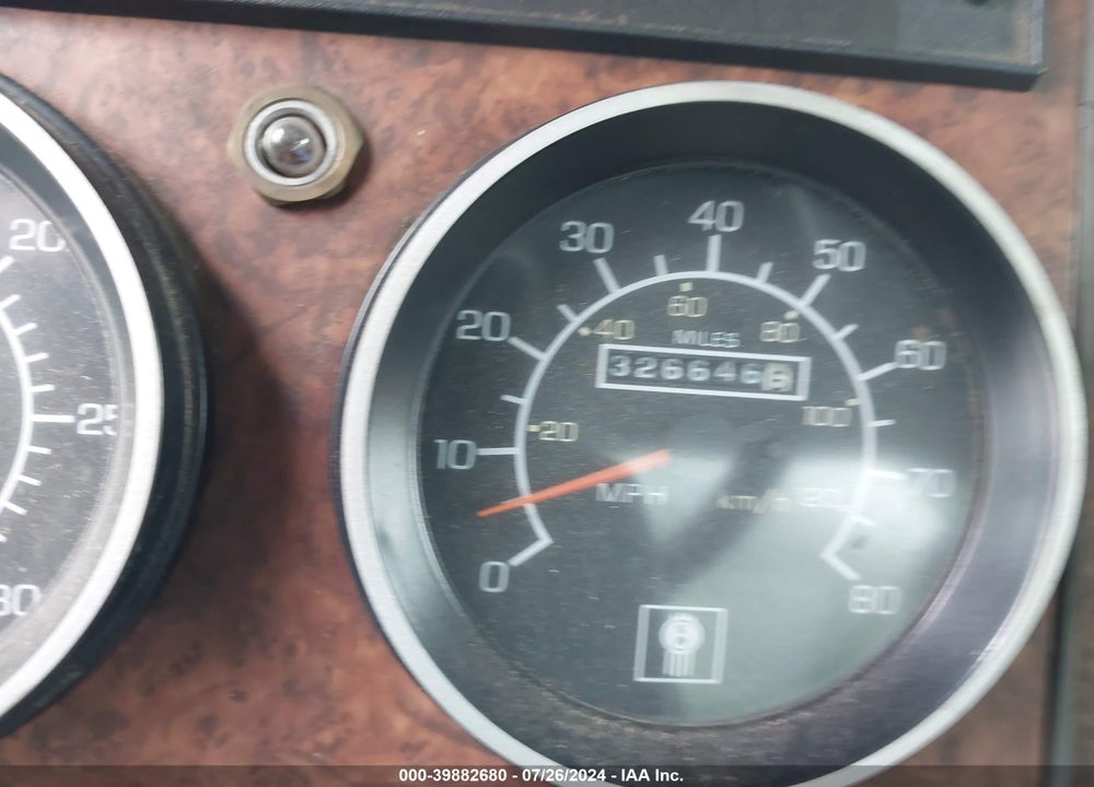 2004 KENWORTH CONSTRUCTION T300 VIN: 2NKMHD7X44M057250