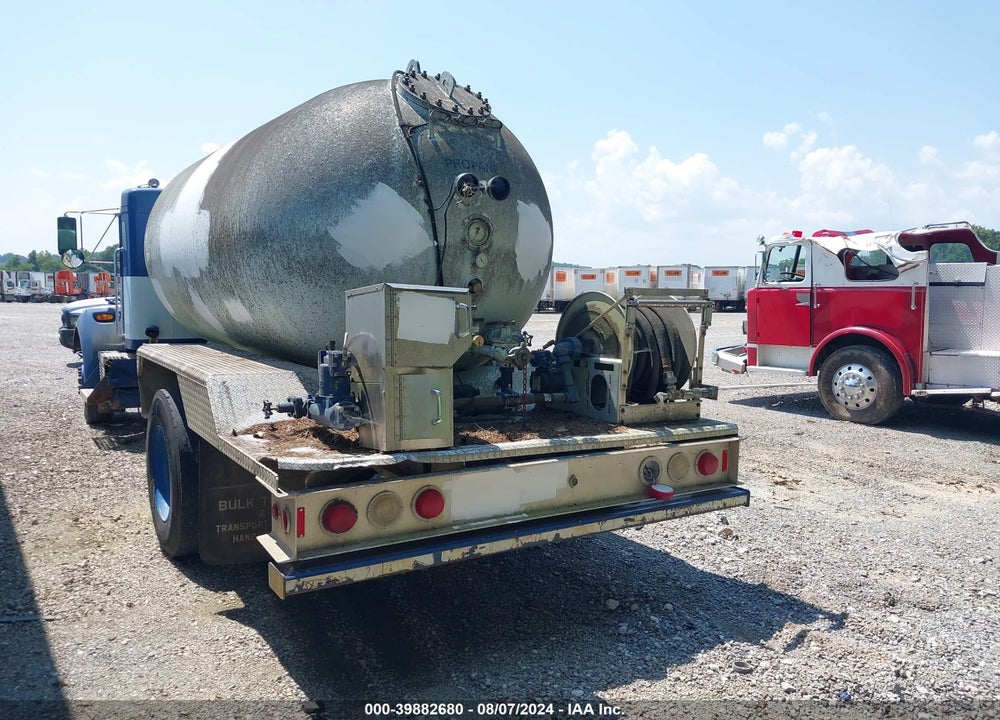 2004 KENWORTH CONSTRUCTION T300 VIN: 2NKMHD7X44M057250