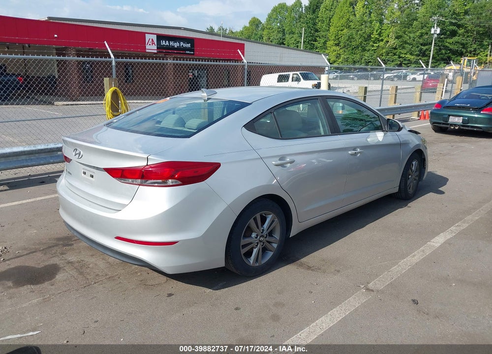 2017 HYUNDAI ELANTRA SE VIN: 5NPD84LF9HH015449