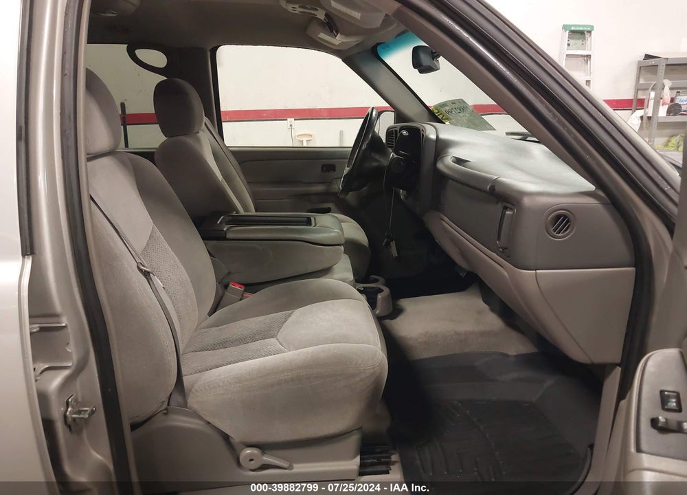 2004 CHEVROLET SUBURBAN 1500 LS VIN: 1GNEC16Z34J229045