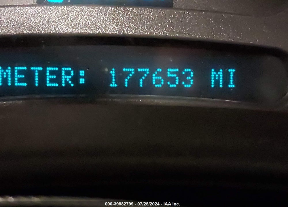 2004 CHEVROLET SUBURBAN 1500 LS VIN: 1GNEC16Z34J229045