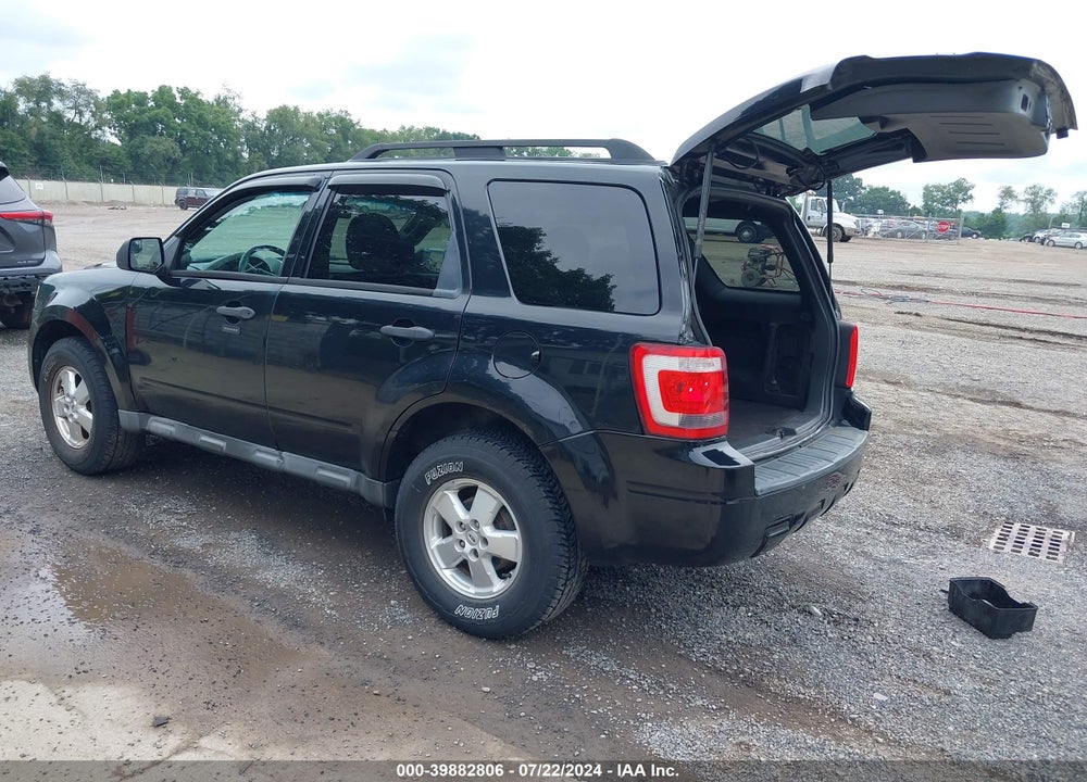 2010 FORD ESCAPE XLT VIN: 1FMCU0D73AKC17505
