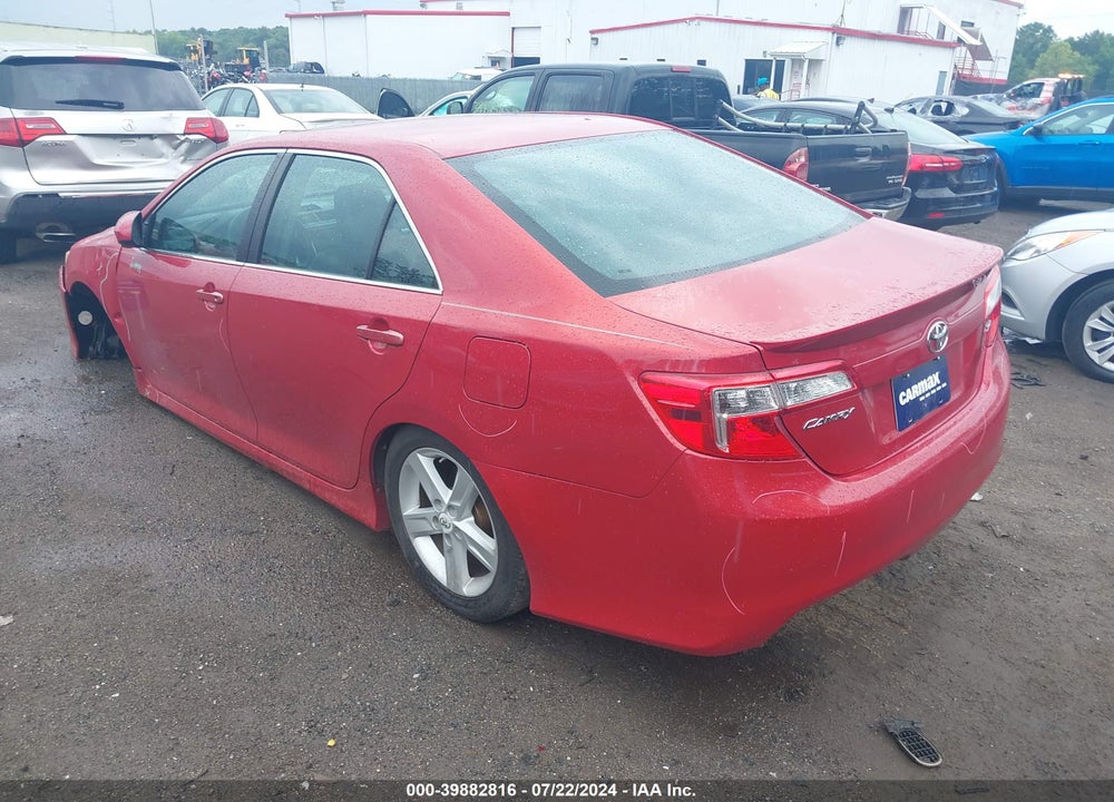 2013 TOYOTA CAMRY SE VIN: 4T1BF1FK8DU647097