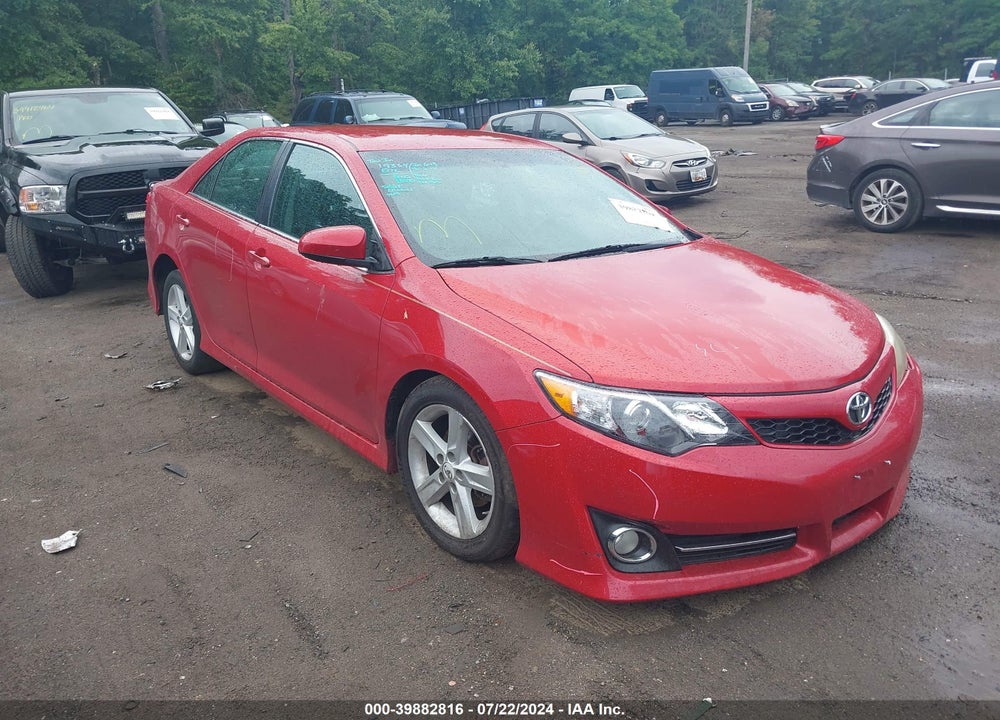 2013 TOYOTA CAMRY SE VIN: 4T1BF1FK8DU647097