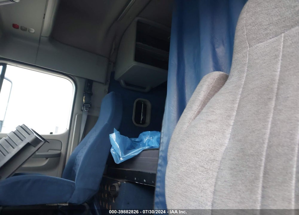 2005 FREIGHTLINER ARGOSY VIN: 1FUBAWCK75LN68458