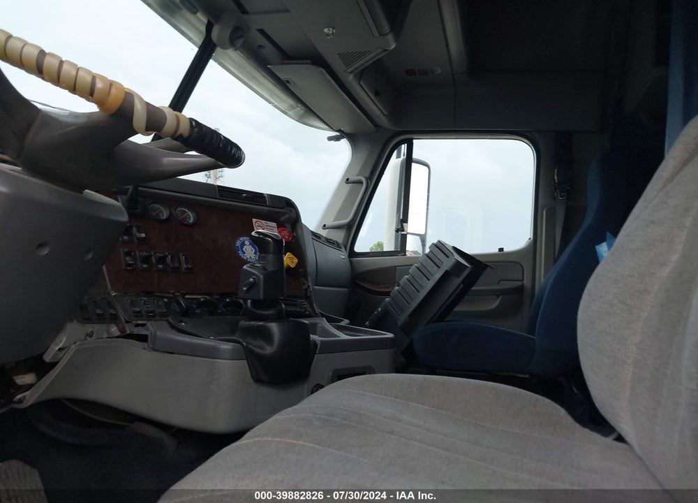 2005 FREIGHTLINER ARGOSY VIN: 1FUBAWCK75LN68458
