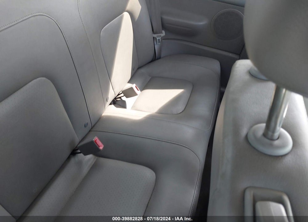2005 VOLKSWAGEN NEW BEETLE GLS/GLS TDI VIN: 3VWCR31C75M404590