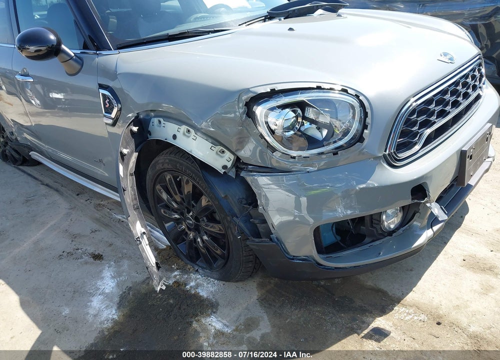 2018 MINI COUNTRYMAN COOPER S VIN: WMZYT5C3XJ3E69211