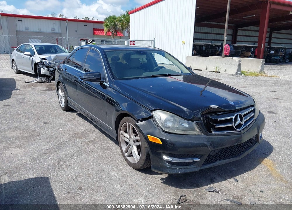 2014 MERCEDES-BENZ C 250 LUXURY/SPORT VIN: WDDGF4HB5ER314438
