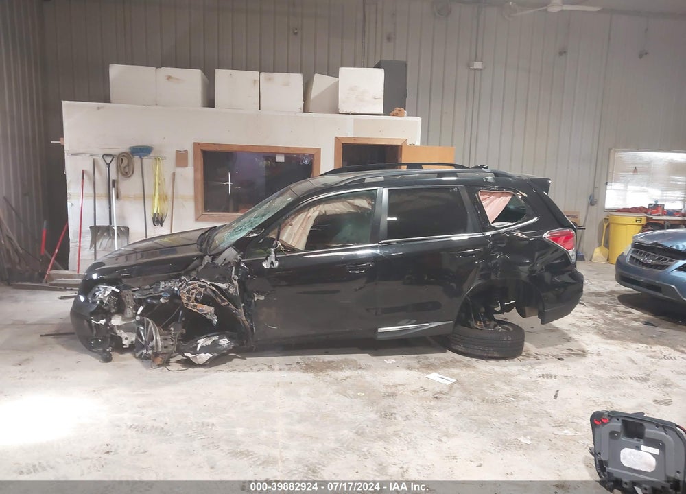2018 SUBARU FORESTER 2.0XT TOURING VIN: JF2SJGWC3JH580381