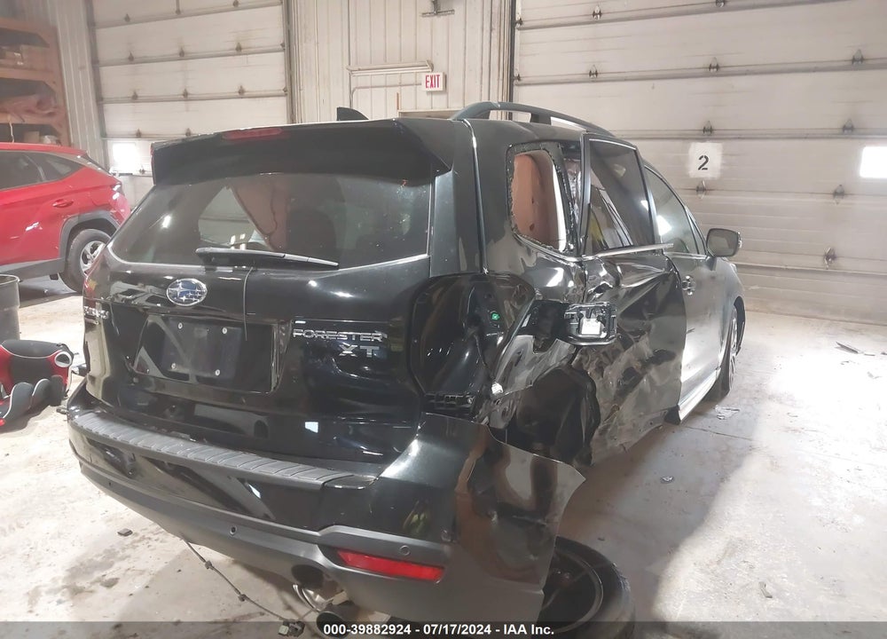 2018 SUBARU FORESTER 2.0XT TOURING VIN: JF2SJGWC3JH580381