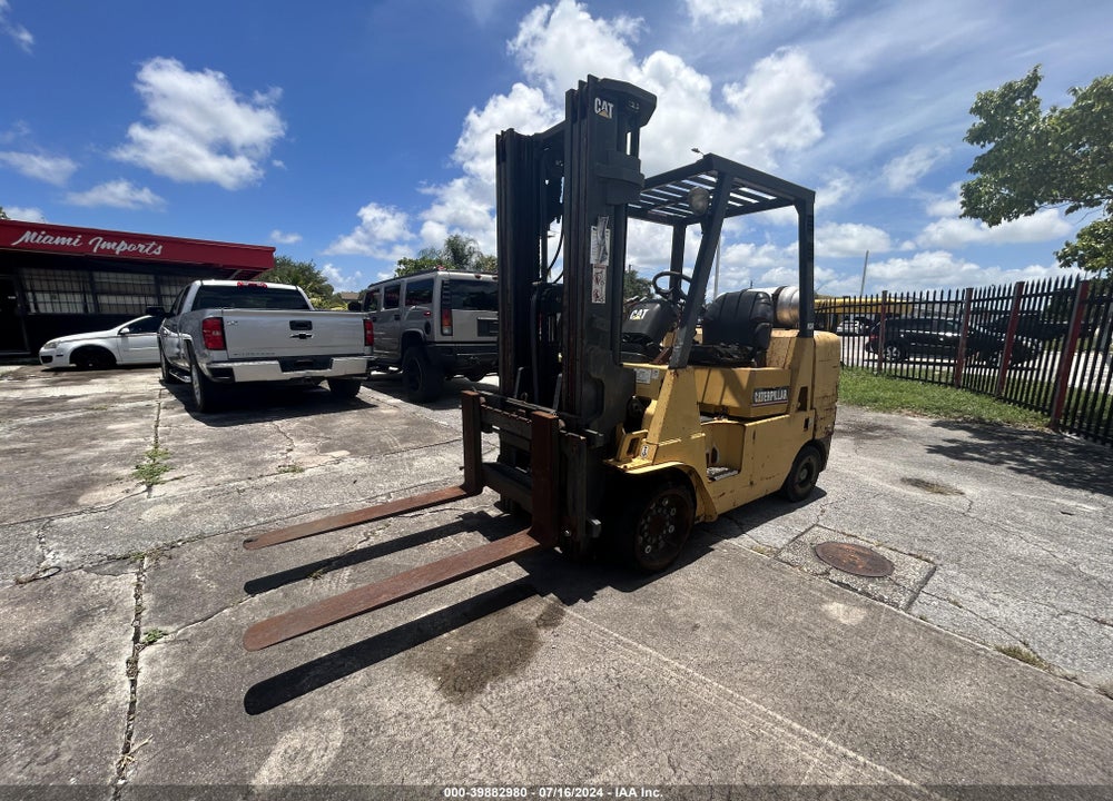 1900 CATERPILLAR FORKLIFT VIN: AT87A81419
