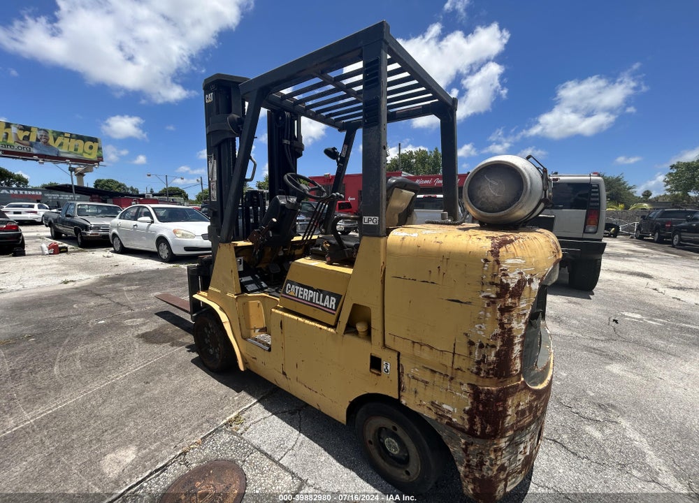 1900 CATERPILLAR FORKLIFT VIN: AT87A81419