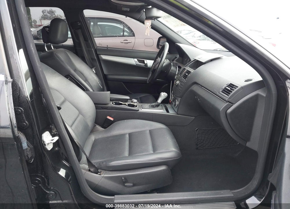 2008 MERCEDES-BENZ C 300 LUXURY/SPORT VIN: WDDGF54X38R016109