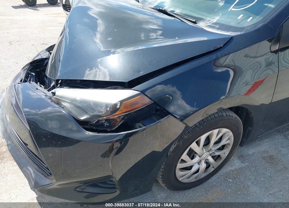 2019 TOYOTA COROLLA LE VIN: 2T1BURHE5KC234709