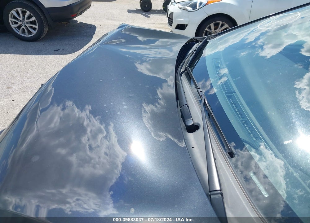 2019 TOYOTA COROLLA LE VIN: 2T1BURHE5KC234709