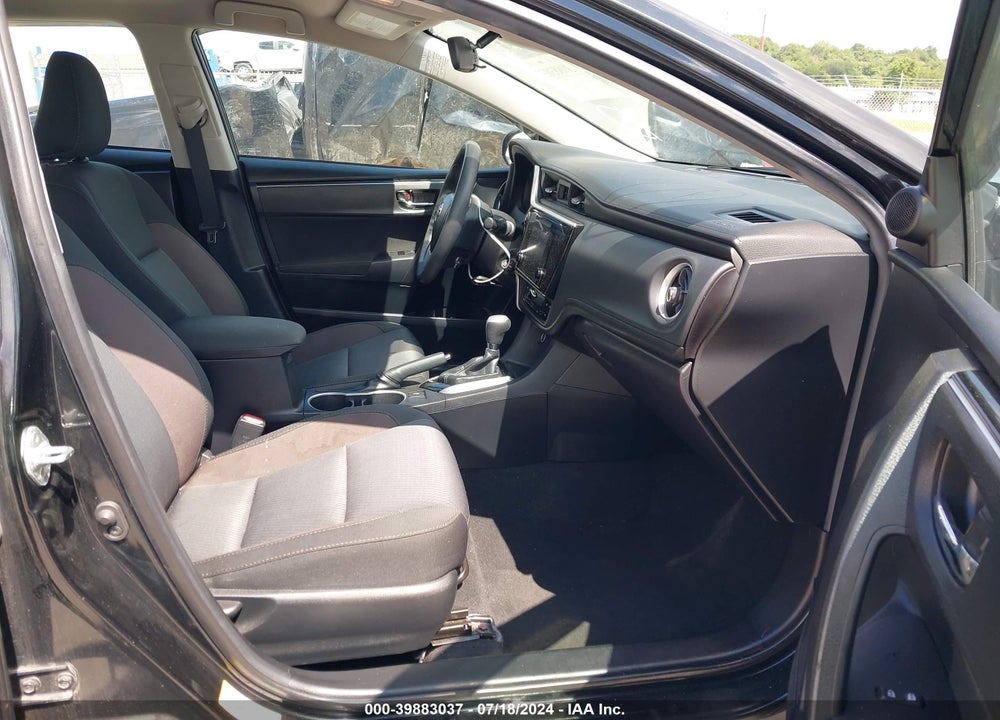2019 TOYOTA COROLLA LE VIN: 2T1BURHE5KC234709