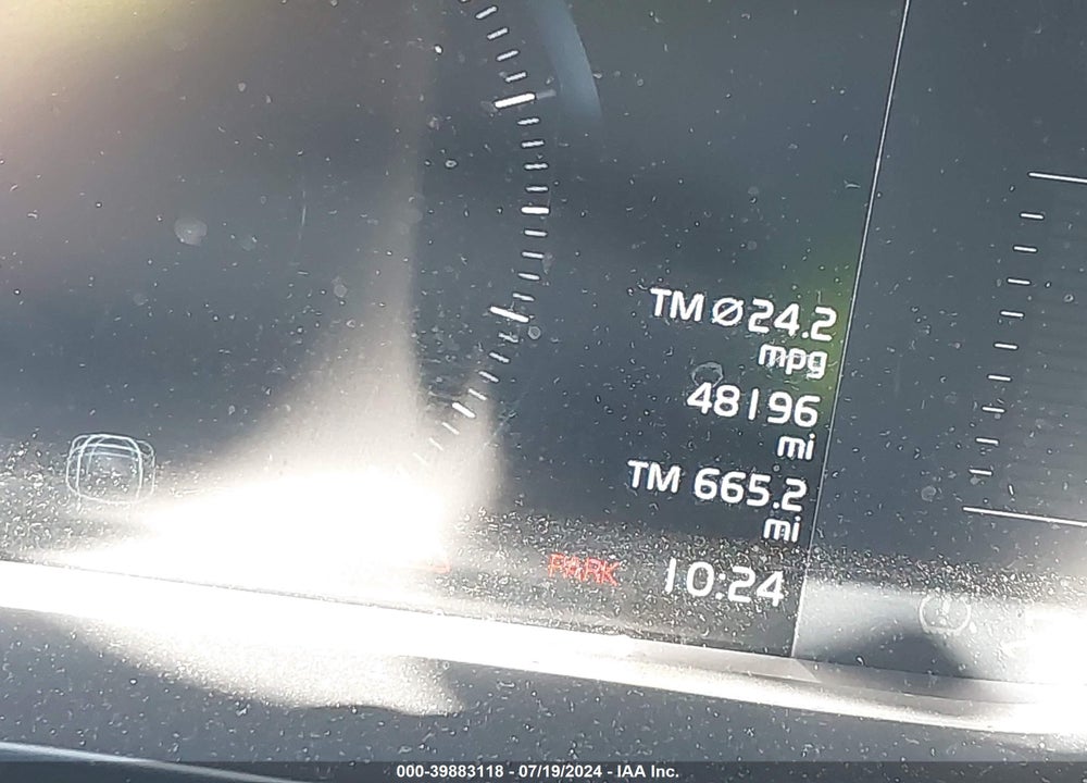 2019 VOLVO XC60 T5 MOMENTUM VIN: LYV102RK8KB358456
