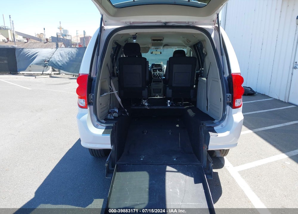 2018 DODGE GRAND CARAVAN SE VIN: 2C7WDGBG4JR244083