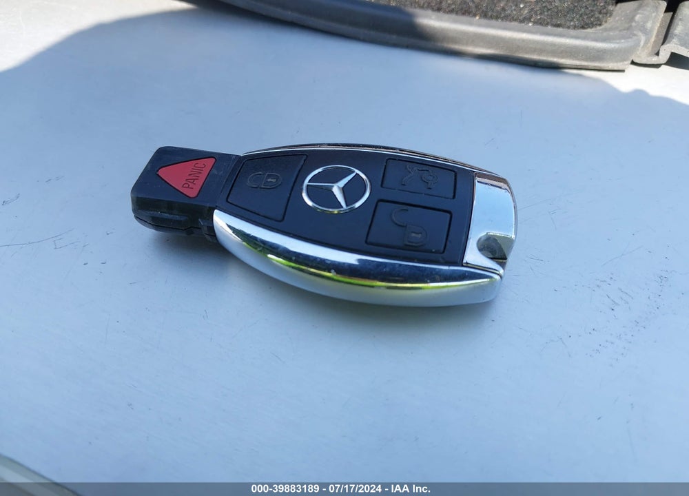 2012 MERCEDES-BENZ C 250 LUXURY/SPORT VIN: WDDGF4HB5CR197456