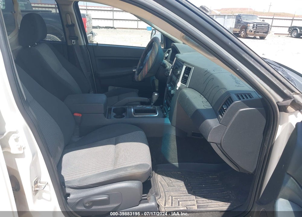 2008 JEEP GRAND CHEROKEE LAREDO VIN: 1J8GR48K08C188118