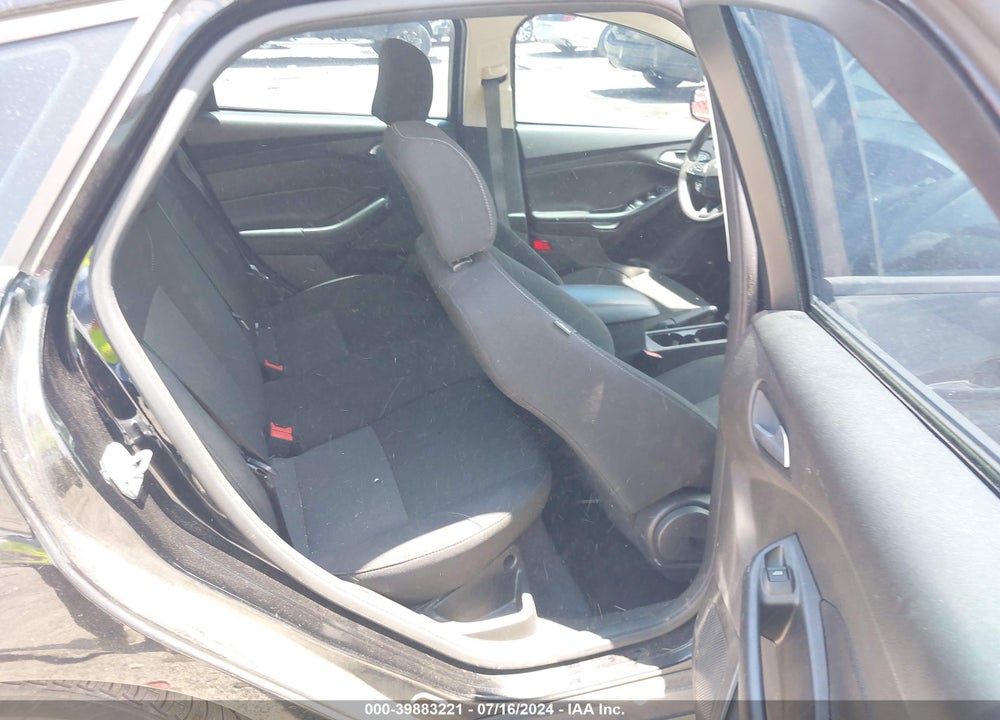 2017 FORD FOCUS VIN: 1FADP3K20HL289247